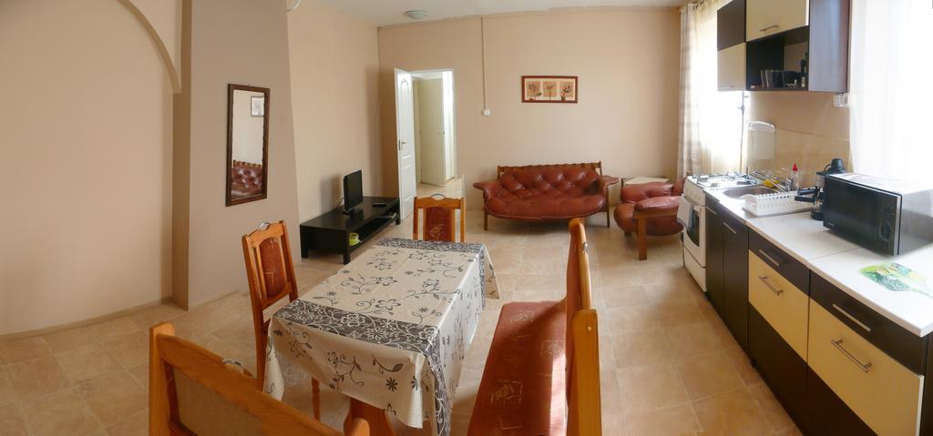 Orchidea Apartman تاتا الغرفة الصورة