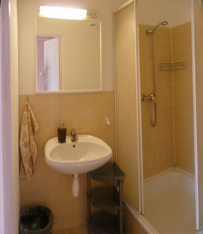Orchidea Apartman تاتا الغرفة الصورة